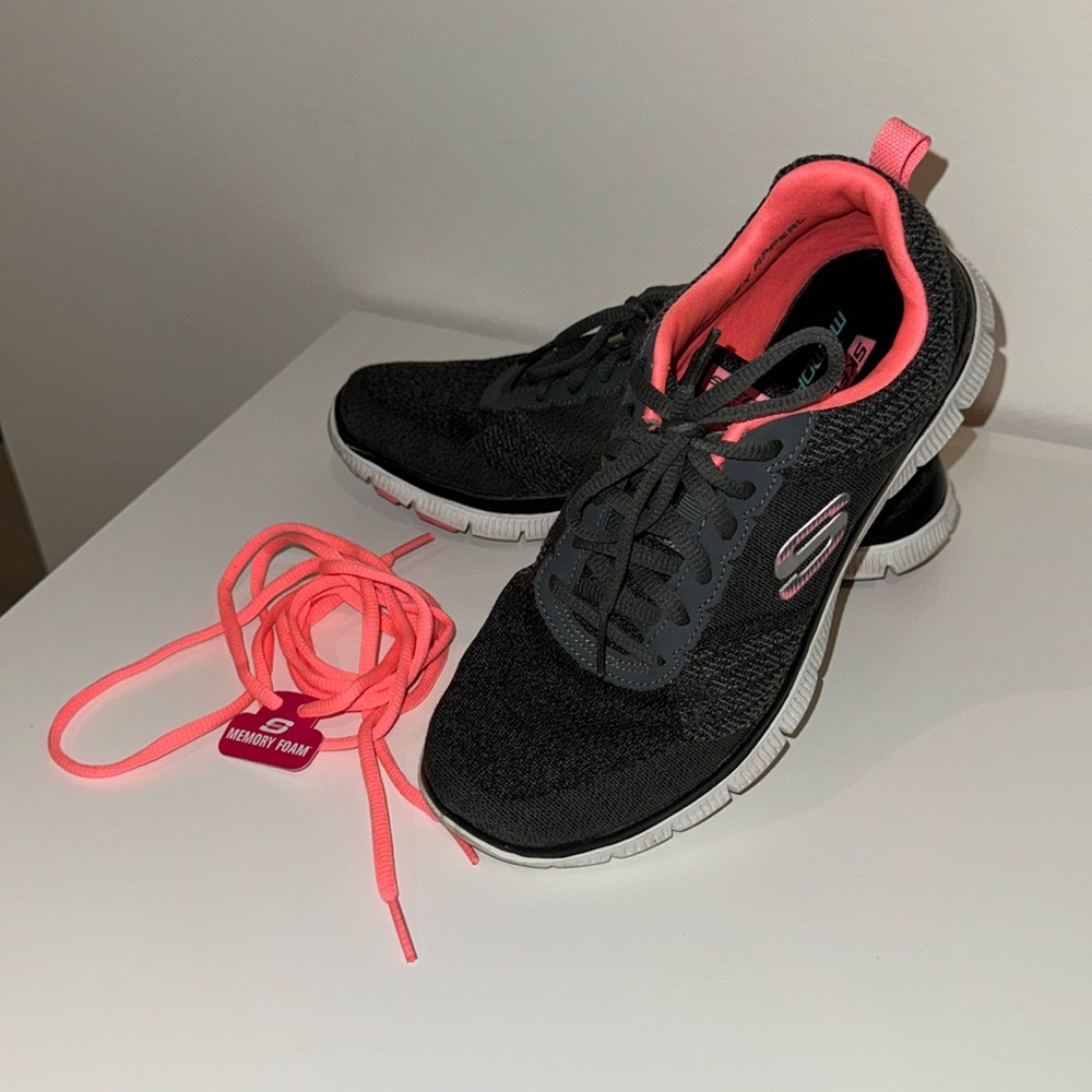 Sketchers Memory Foam Athletic Running Shoes